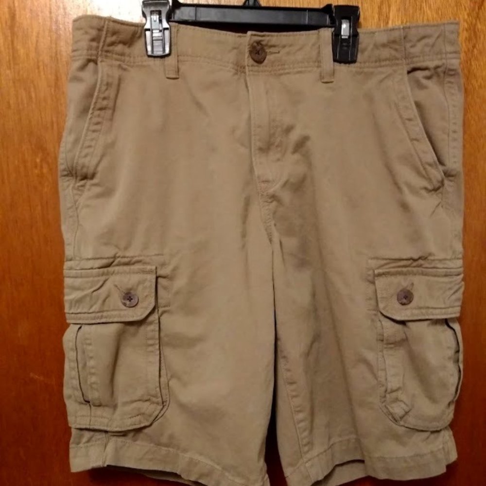 Urban Pipeline Mens Cargo Shorts Hits at The Knee Size 36